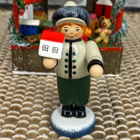 Kathe Wohlfahrt Winter Wonderland Toy Booth Hand Crafted Wooden Christmas Decor - Picture 16 of 16